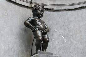 maneken pis statue